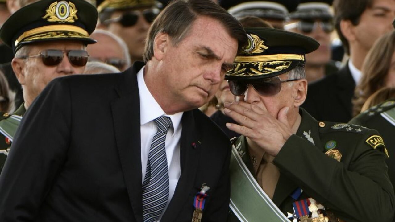 Chefes militares cobram de Bolsonaro posição contra vigílias na frente ...